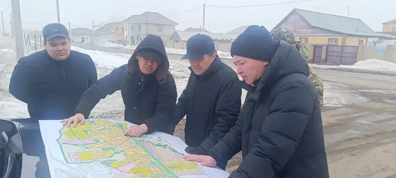 В Акмолинской области усилены противопаводковые меры: вывоз снега ведётся круглосуточно (8)