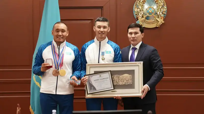 Звание «Заслуженного мастера спорта Республики Казахстан» получил Ербол Хамитов (3)