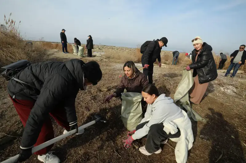 В Мангистауской области в рамках экологической акции «Тазару күні» прошёл масштабный субботник (7)