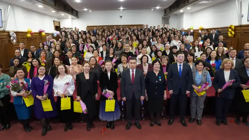 Вручены государственные награды от имени Президента в честь 8 Марта (8)