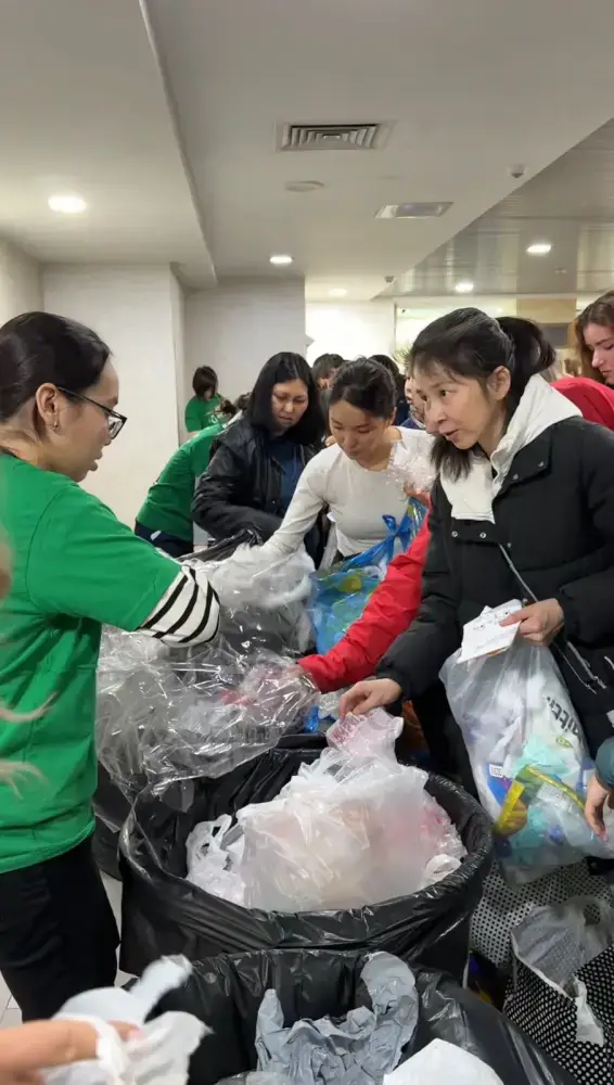 Более 1500 ртутных ламп принесли алматинцы на экоакцию (2)