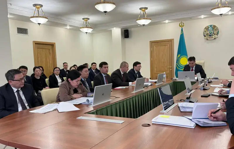 В Минтруда обсудили вопросы назначения спецвыплат работникам вредных производств и планы развития Государственной аннуитетной компании (3)