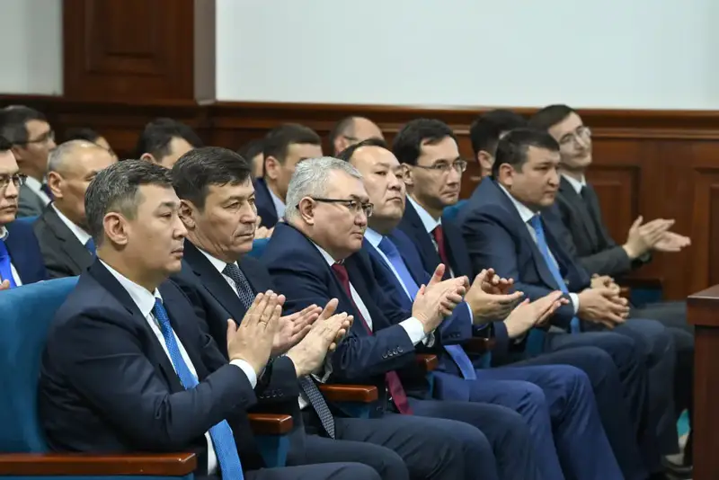 Подписан меморандум о передаче здания частной школы в областную коммунальную собственность (9)