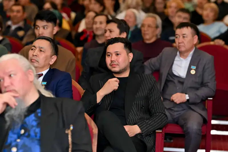 В области Абай чествовали актеров в честь Международного дня театра (7)