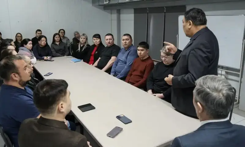 В ОБЛАСТИ АБАЙ ОБСУДИЛИ ПРОЕКТ НОВОЙ КОНСТИТУЦИИ С КОЛЛЕКТИВОМ ТОО «ARAI EAST FOOD» (7)