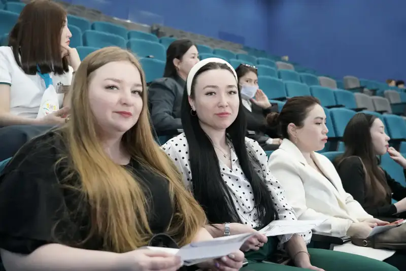 «Интеграция современных лабораторных комплексов и STEAM»: в столице прошел Республиканский научно-практический семинар (10)