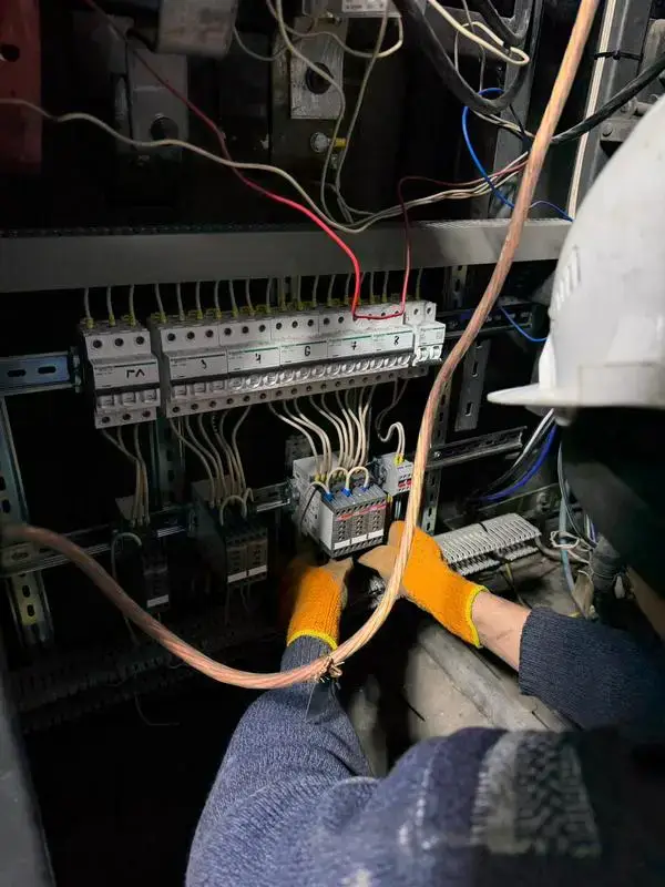 В Карагандинской области модернизируют электросети (2)