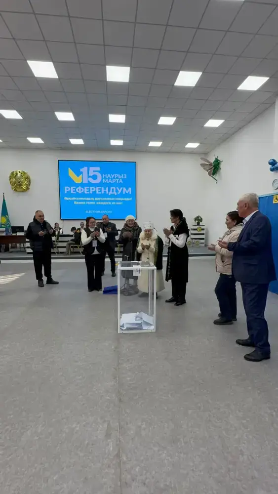 Жительница Алматы на 101-м году жизни проголосовала на референдуме (2)