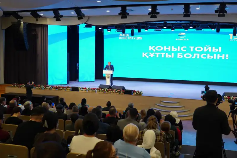 В Кокшетау вручили ключи от 125 квартир очередникам категории СУСН (9)