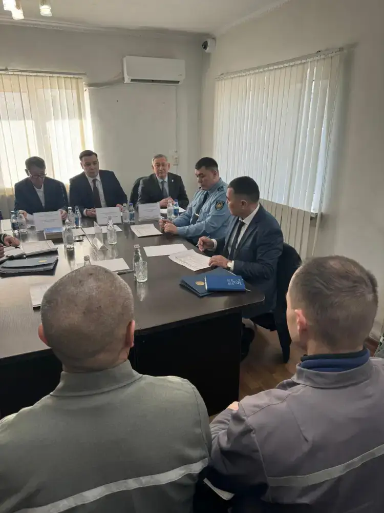 Омбудсмен ознакомился с условиями содержания осужденных в колонии №14 (4)