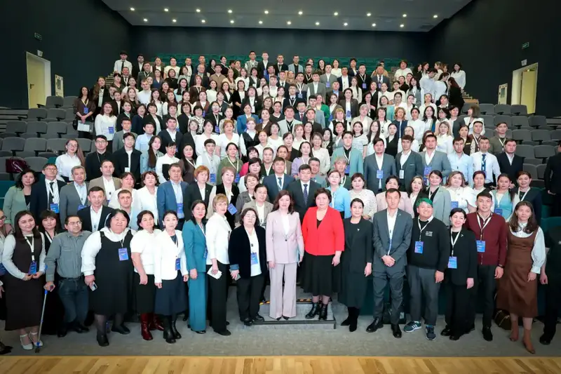 В Астане проходит республиканский методический интенсив для сельских учителей (8)