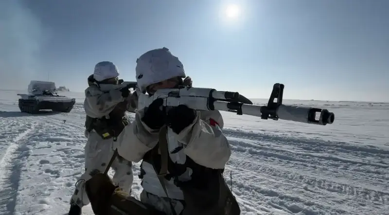 В Усть-Каменогорском гарнизоне подразделения механизированной бригады отработали огневое поражение целей (3)