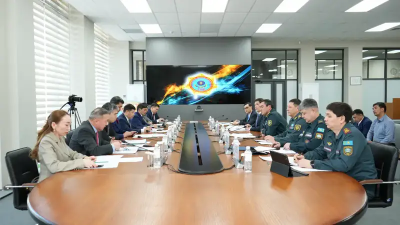 В МЧС Казахстана обсудили меры по повышению безопасности эксплуатации газовых баллонов (10)