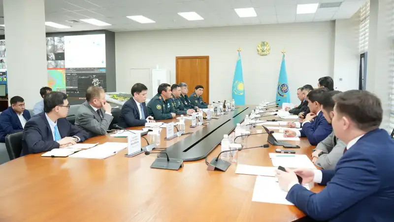 В МЧС Казахстана обсудили меры по повышению безопасности эксплуатации газовых баллонов (2)