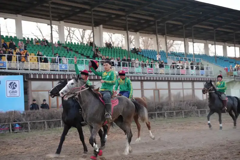 Наурыз в новом формате: праздник впервые прошел на ипподроме Алматы (4)