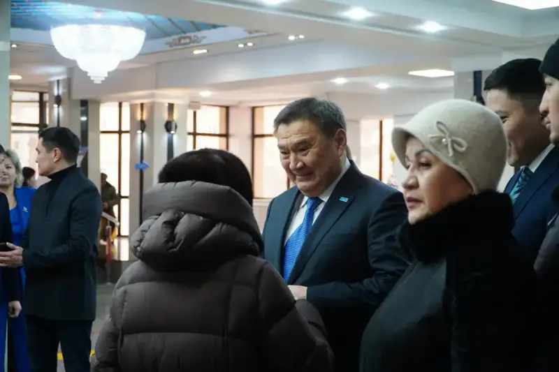 Аким Акмолинской области Марат Ахметжанов принял участие в республиканском референдуме (2)