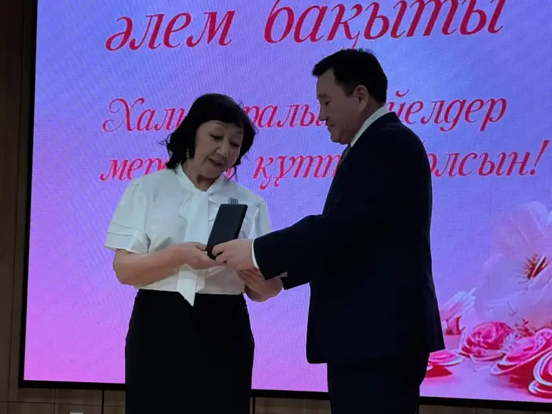 В Астане прошел праздничный вечер, посвященный Международному женскому дню (7)