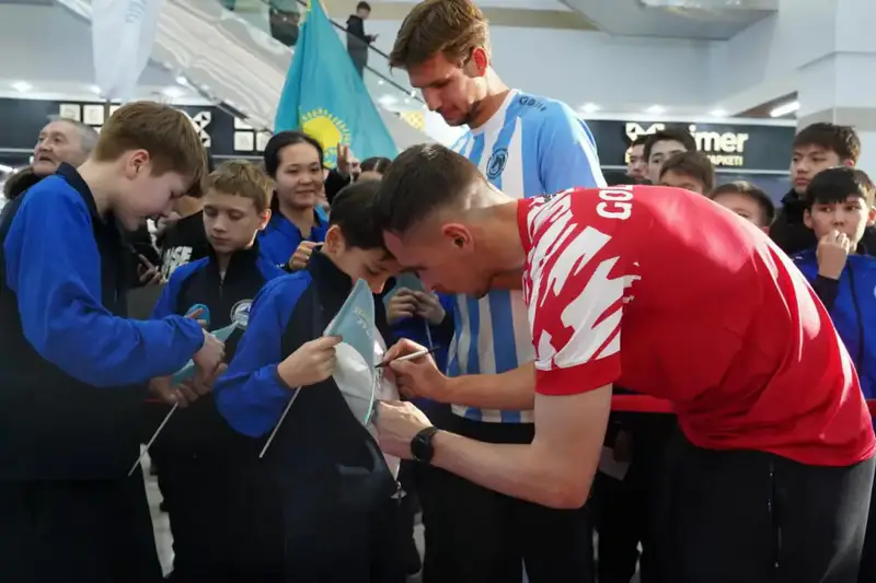 В ТРЦ Koksetau Mаll прошла презентация нового состава футбольной команды «Окжетпес» (3)