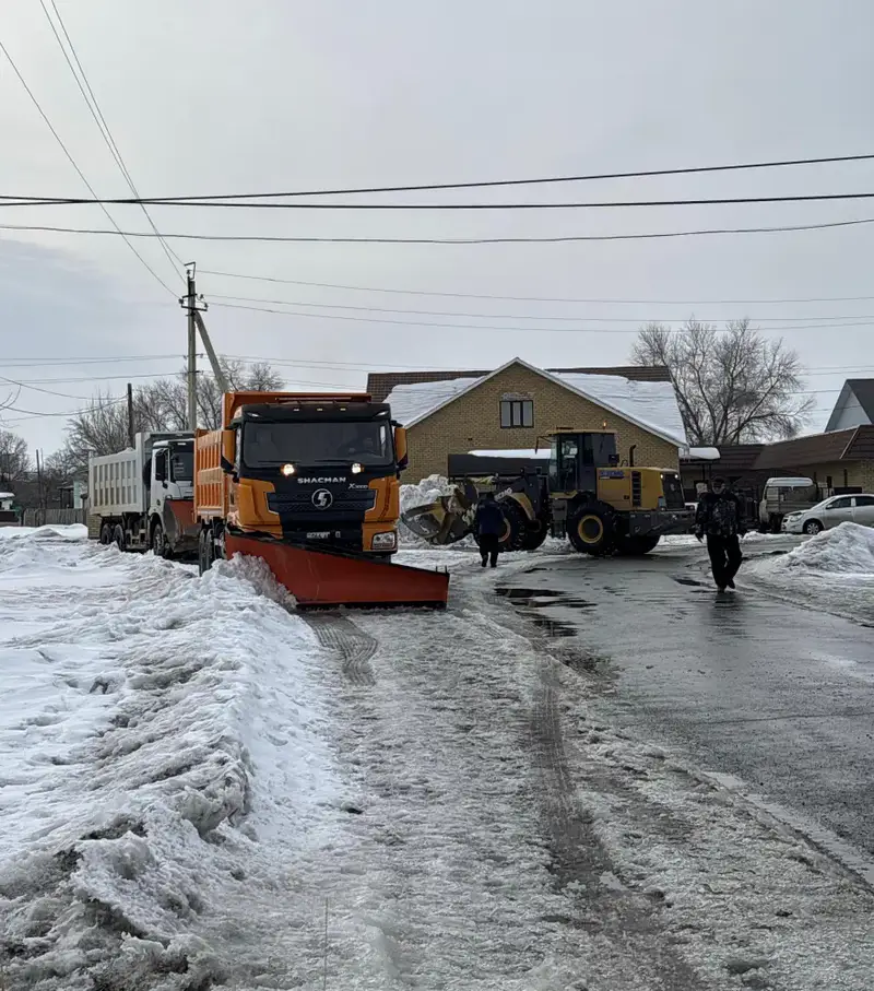 В области Абай продолжаются работы по вывозу снега и откачке талых вод (9)