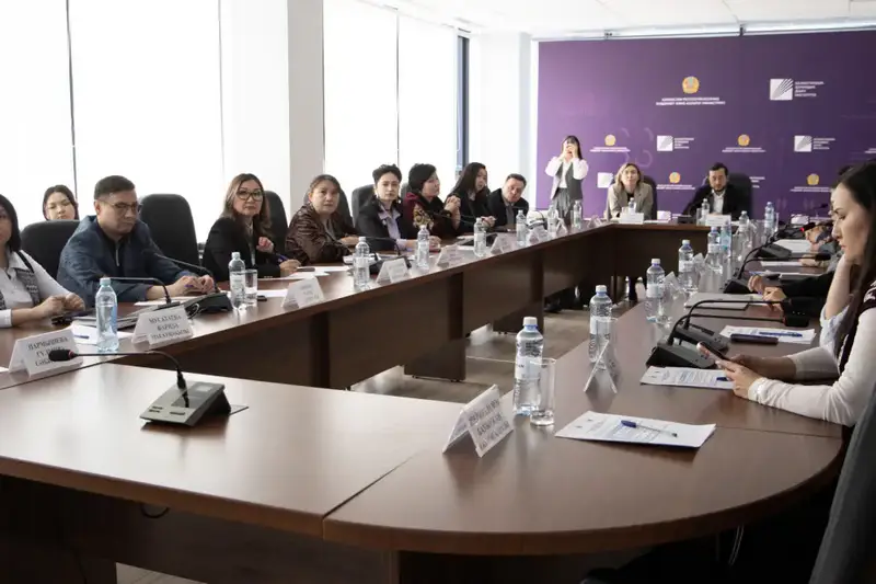 Эксперты обсудили роль Конституции в обеспечении межэтнической стабильности (4)