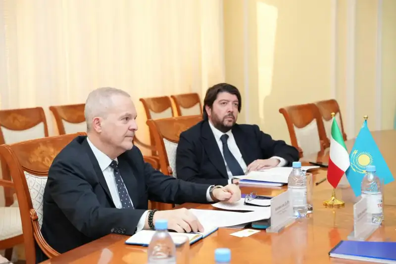 Казахстан и Италия до конца года запустят уникальную гибридную электростанцию в Жанаозене (4)