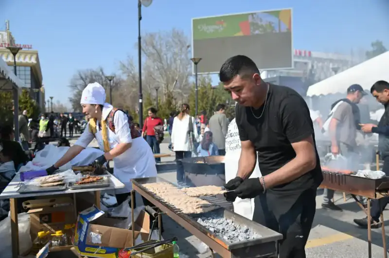 ШЫМКЕНТ: ПРОХОДИТ МЕЖДУНАРОДНЫЙ ГАСТРОНОМИЧЕСКИЙ ФЕСТИВАЛЬ «DAMDASTOUR» (10)