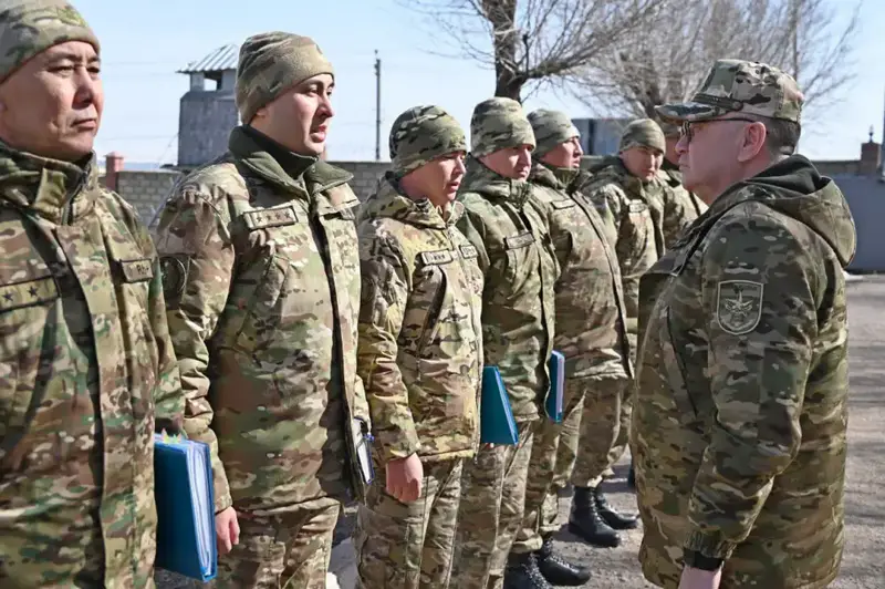 Замминистра обороны проинспектировал гарнизоны Алматинской области: акцент на условиях службы и поддержке военнослужащих (6)