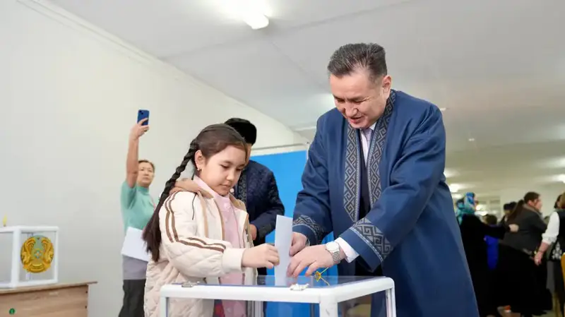 Аким ВКО сделал свой выбор на референдуме (9)