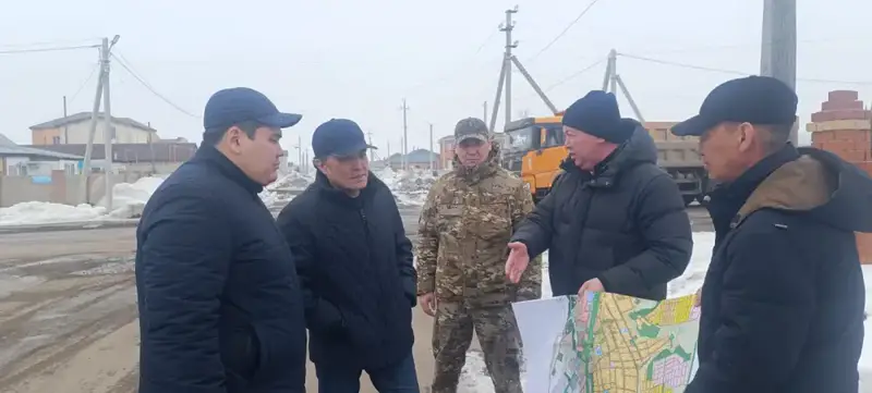 В Акмолинской области усилены противопаводковые меры: вывоз снега ведётся круглосуточно (3)