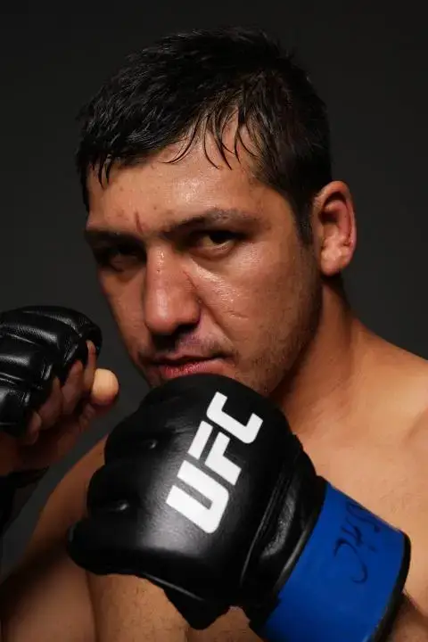 ВОЕННОСЛУЖАЩИЙ ВООРУЖЕННЫХ СИЛ КАЗАХСТАНА ПОБЕДИЛ В ТУРНИРЕ UFC 326 (3)