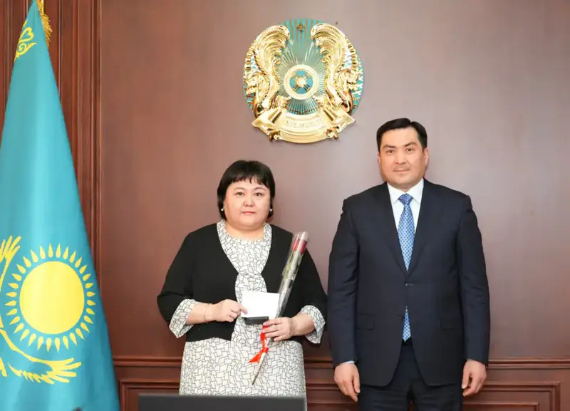 Профессионализм и признание: Министр энергетики вручил госнаграды женщинам отрасли (8)