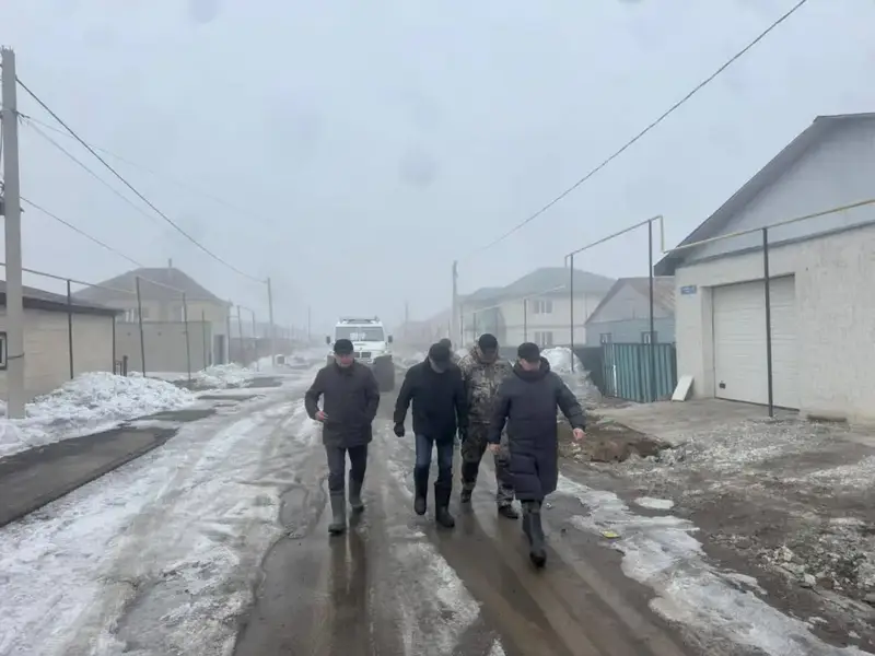 В Акмолинской области усилены противопаводковые меры: вывоз снега ведётся круглосуточно (5)