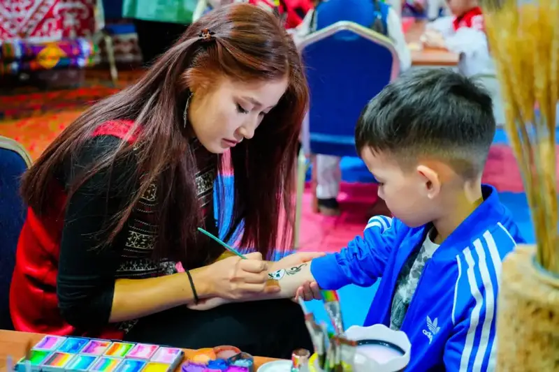 В Астане для детей развернули творческую зону на Наурыз (6)