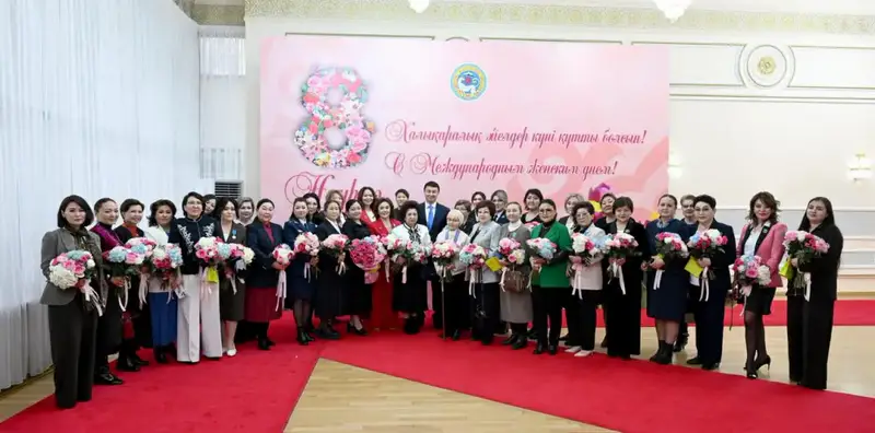 Дархан Сатыбалды вручил государственные награды в преддверии Международного женского дня в Алматы (5)