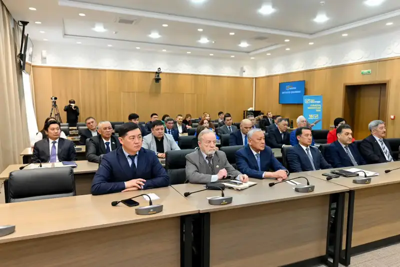 Члены общественного совета области Абай выразили поддержку новой Конституции (2)