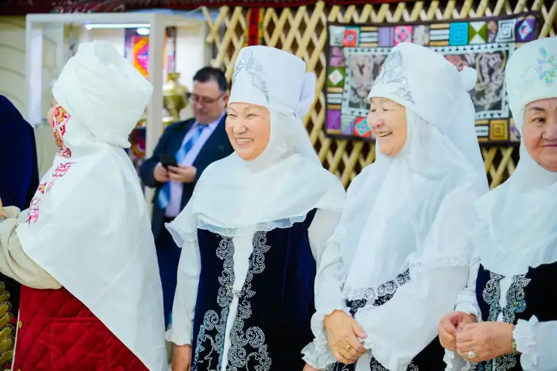 Көрісу күні отметили в столичном Доме дружбе (2)