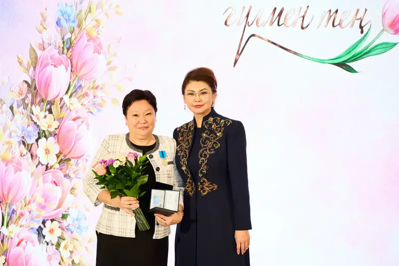 В честь 8 Марта от имени Президента вручены государственные награды (5)