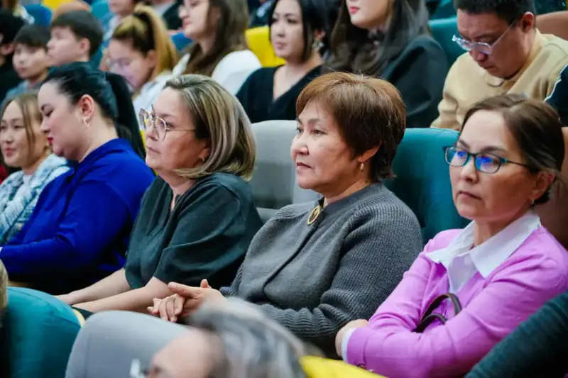 «Адал Азамат»: урок патриотизма провели для столичных школьников (10)