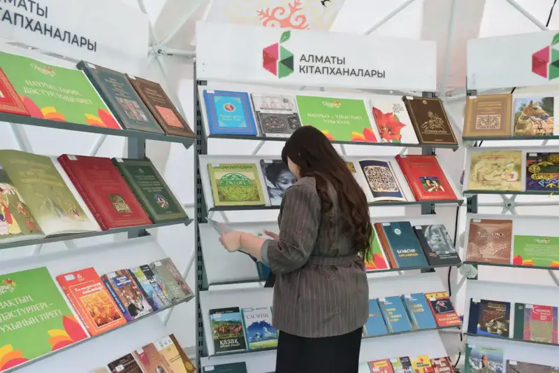 В Алматы прошел первый день книжного фестиваля KitapFest-2026 (4)
