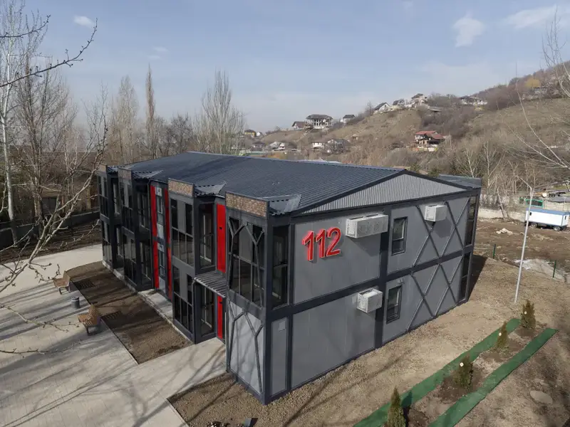 Новые апартаменты для спасателей: в Алматы вручили ключи сотрудникам МЧС (7)