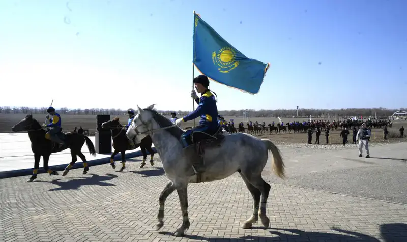 Национальный день спорта в Жетісу: дети сыграли в асыки с помощью роботов (7)