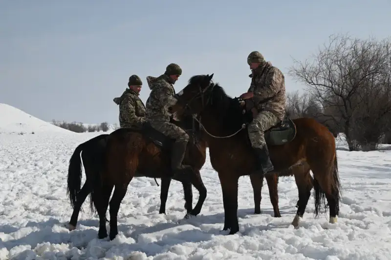 В горно-егерском полку проходят занятия по боевому слаживанию конных подразделений (3)