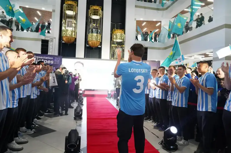 В ТРЦ Koksetau Mаll прошла презентация нового состава футбольной команды «Окжетпес» (4)