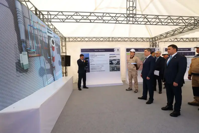 Олжас Бектенов проверил реализацию поручений Президента по строительству электростанции в Туркестанской области (4)