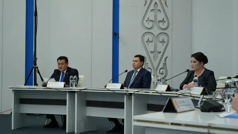 Круглый стол в Службе центральных коммуникаций при Президенте РК по подготовке к паводкам (6)