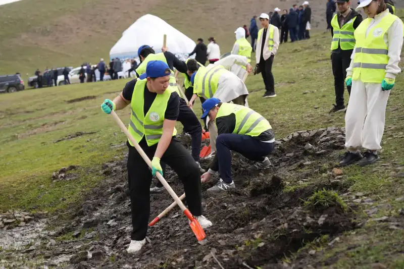 Министр водных ресурсов и ирригации дал старт масштабной экологической акции «Мөлдір бұлақ» по очистке родников Казахстана (7)