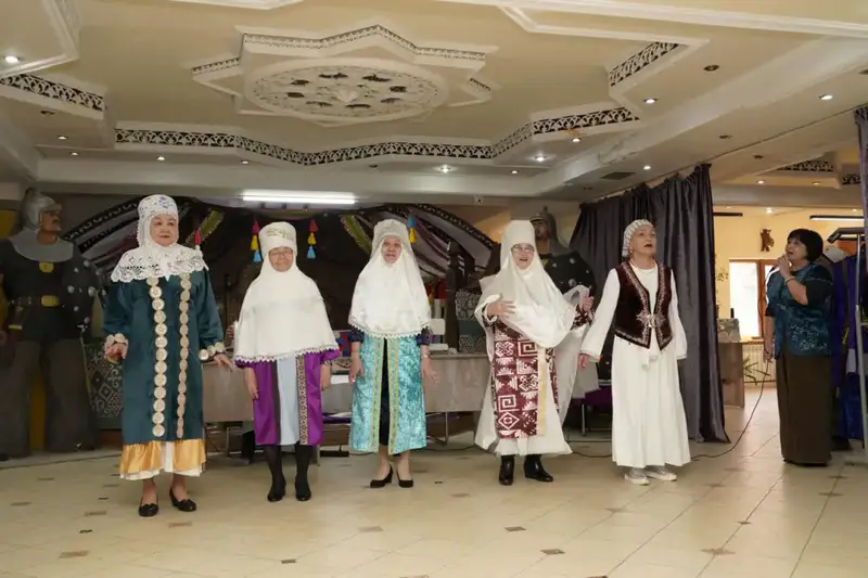 Мастер-класс по созданию головного убора кимешек провели для столичных пенсионеров (7)