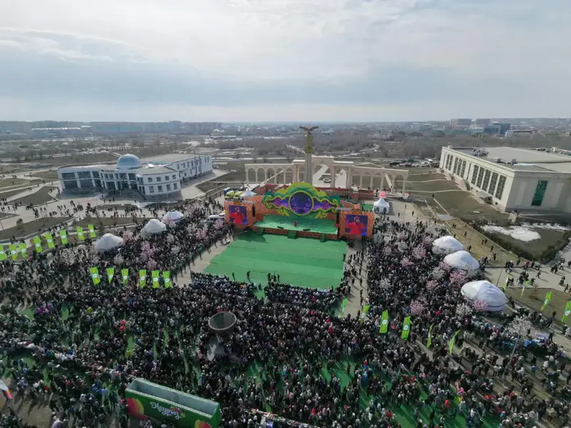 На Наурыз актюбинцы смогли посетить юрту с VR-экскурсиями и интерактивными технологиями (4)