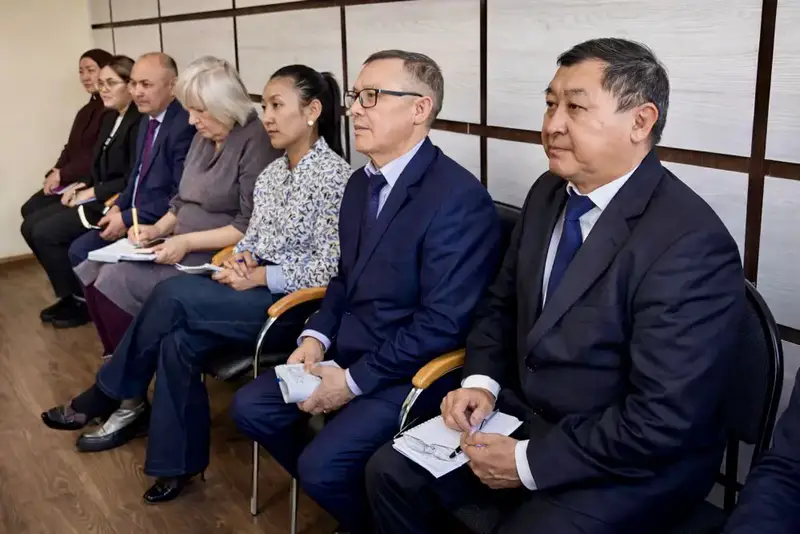 В Управлении по мобилизационной подготовке, территориальной и гражданской обороне ВКО прошло обсуждение вопросов предстоящего референдума (3)