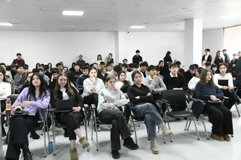 О переработке мусора и ответственном потреблении рассказали столичным студентам (4)